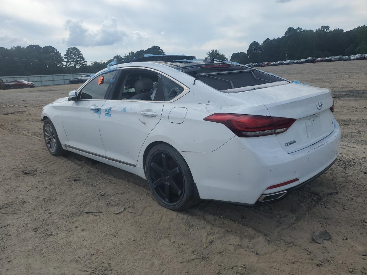 2016 Hyundai Genesis 3.8L - Фото 2