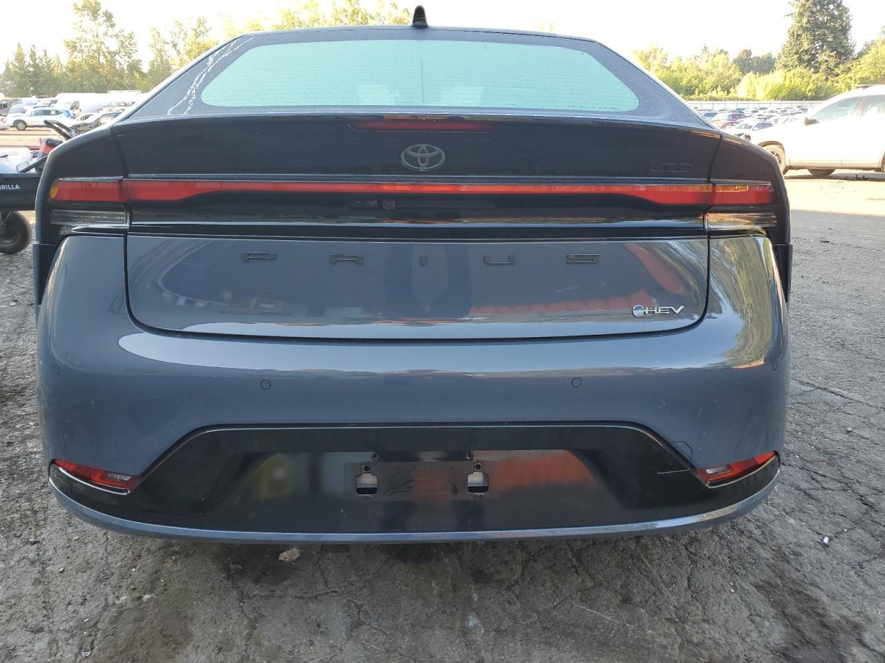 2025 Toyota Prius Le - Фото 6