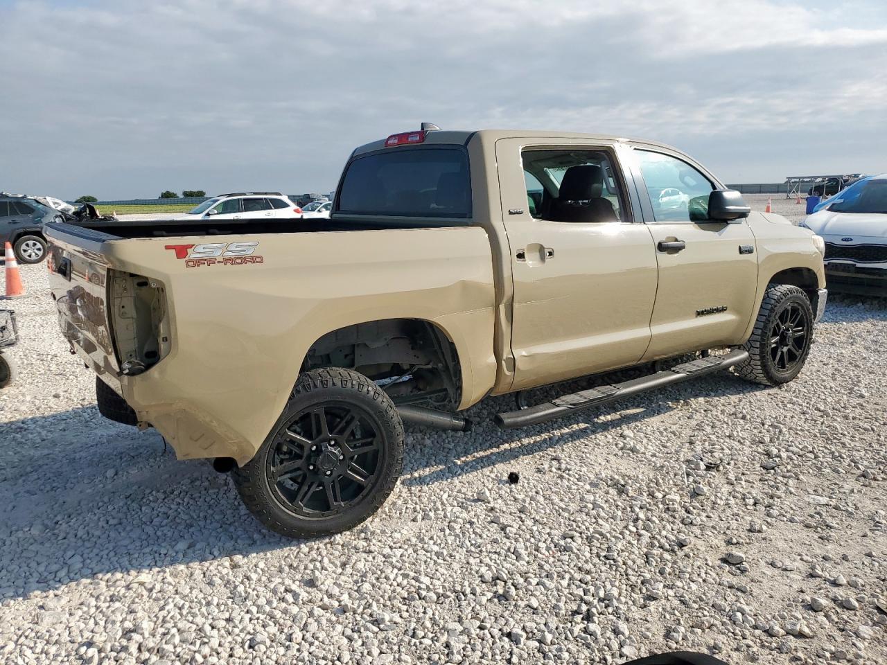 2020 Toyota Tundra Crewmax Sr5 - Фото 3