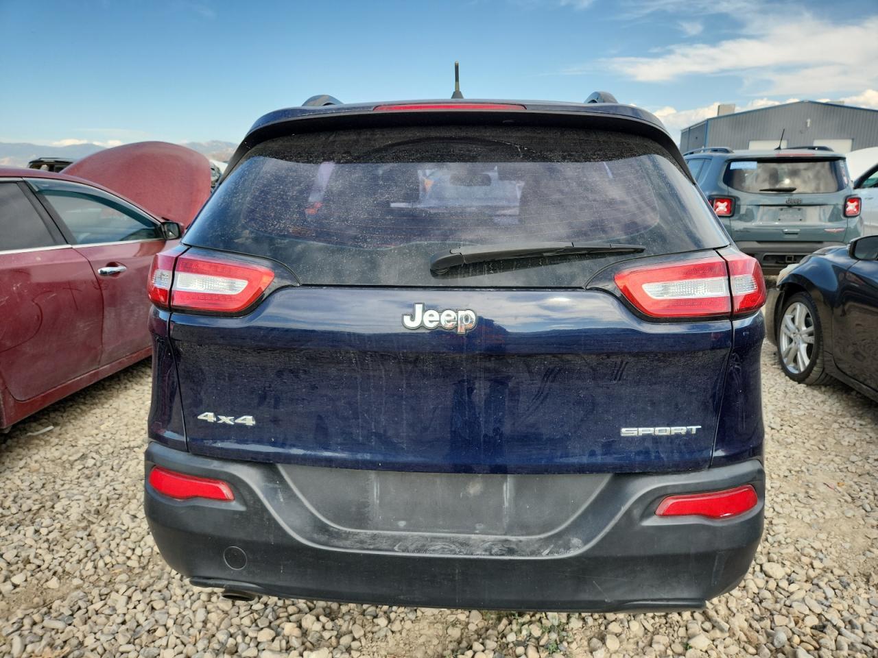 2016 Jeep Cherokee Sport - Фото 6