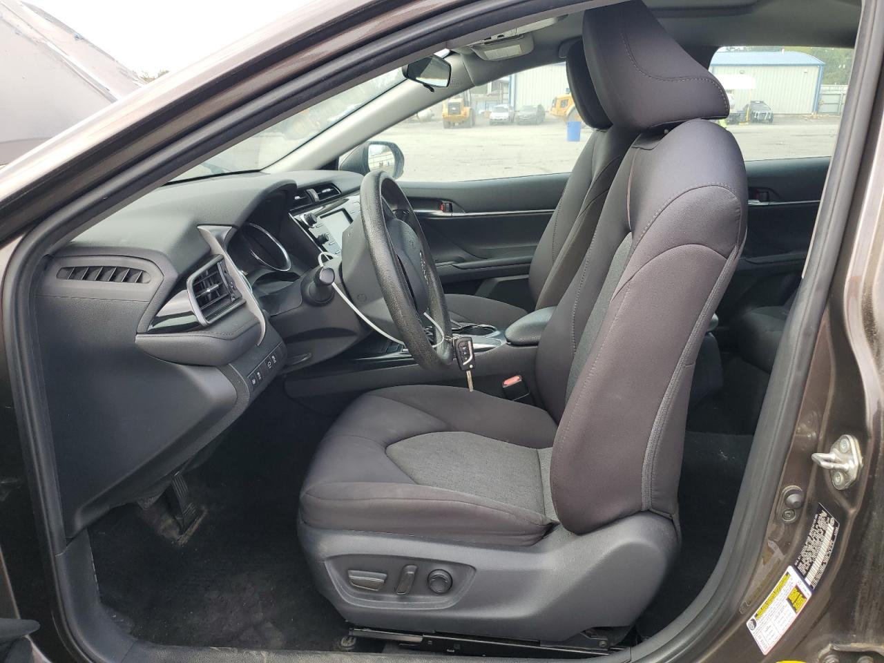 2019 Toyota Camry L - Фото 7
