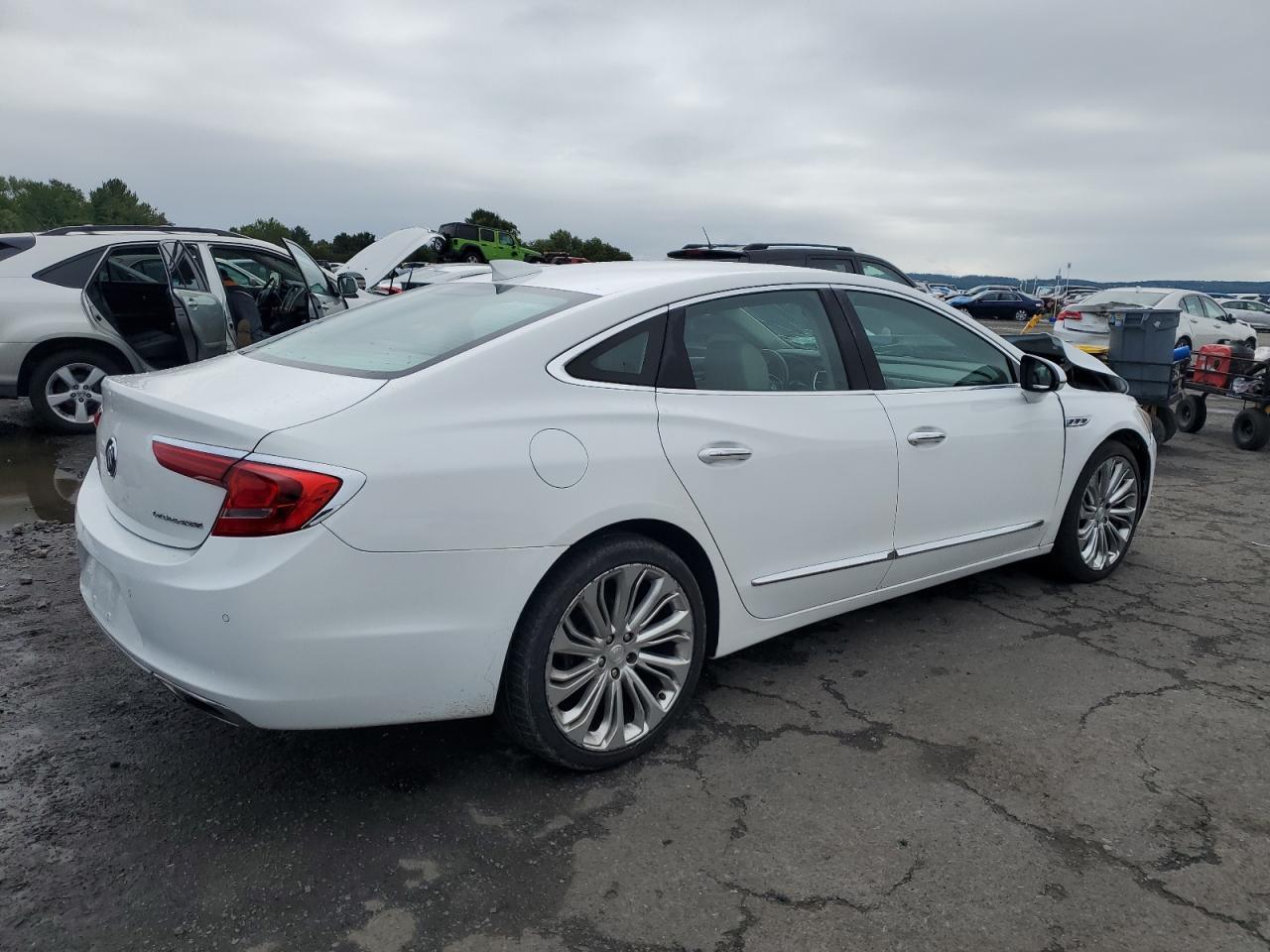 2017 Buick Lacrosse Preferred - Фото 3