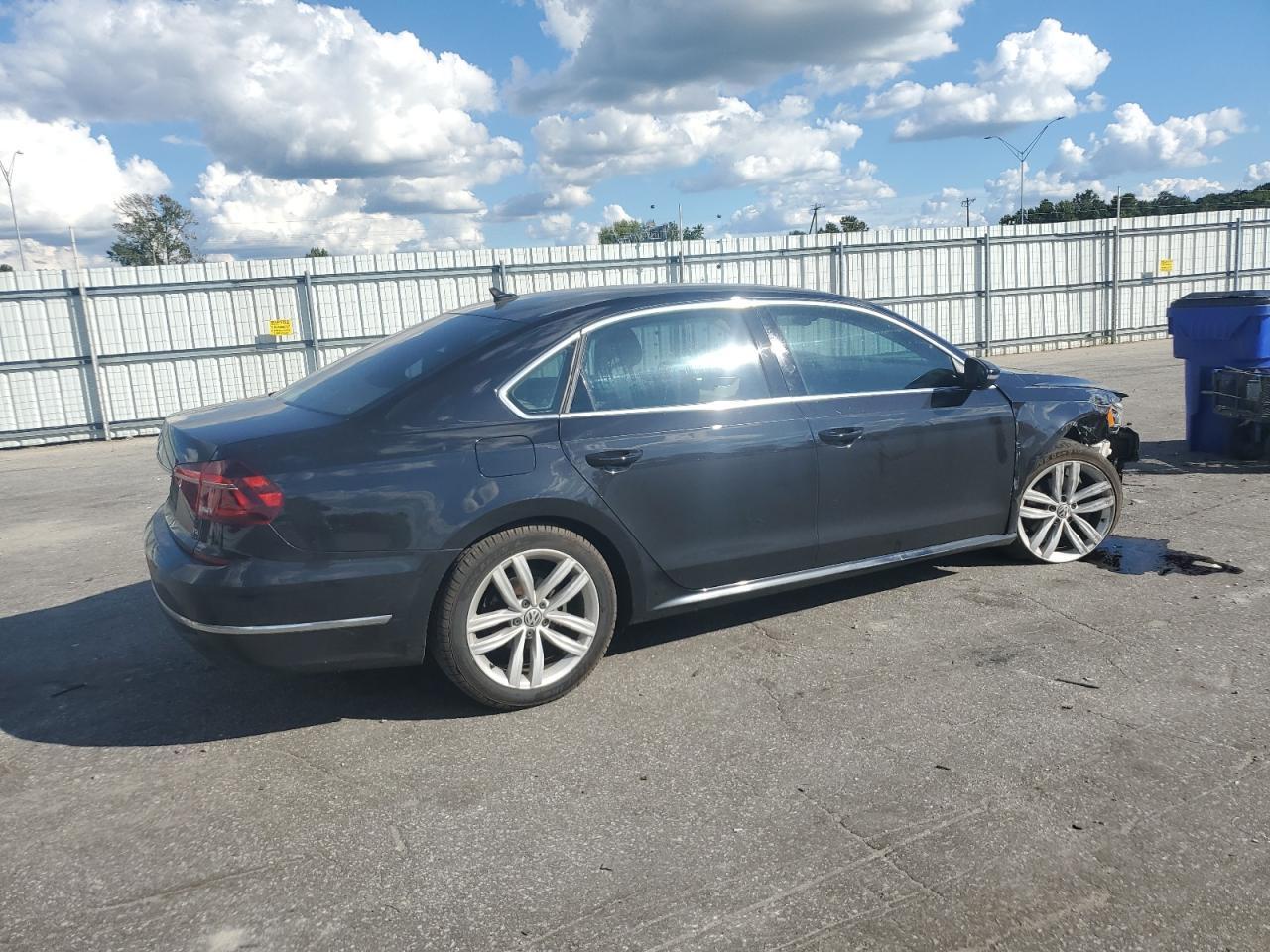 2018 Volkswagen Passat Se - Фото 3