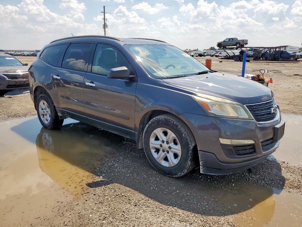 2014 Chevrolet Traverse Ls - Image 4