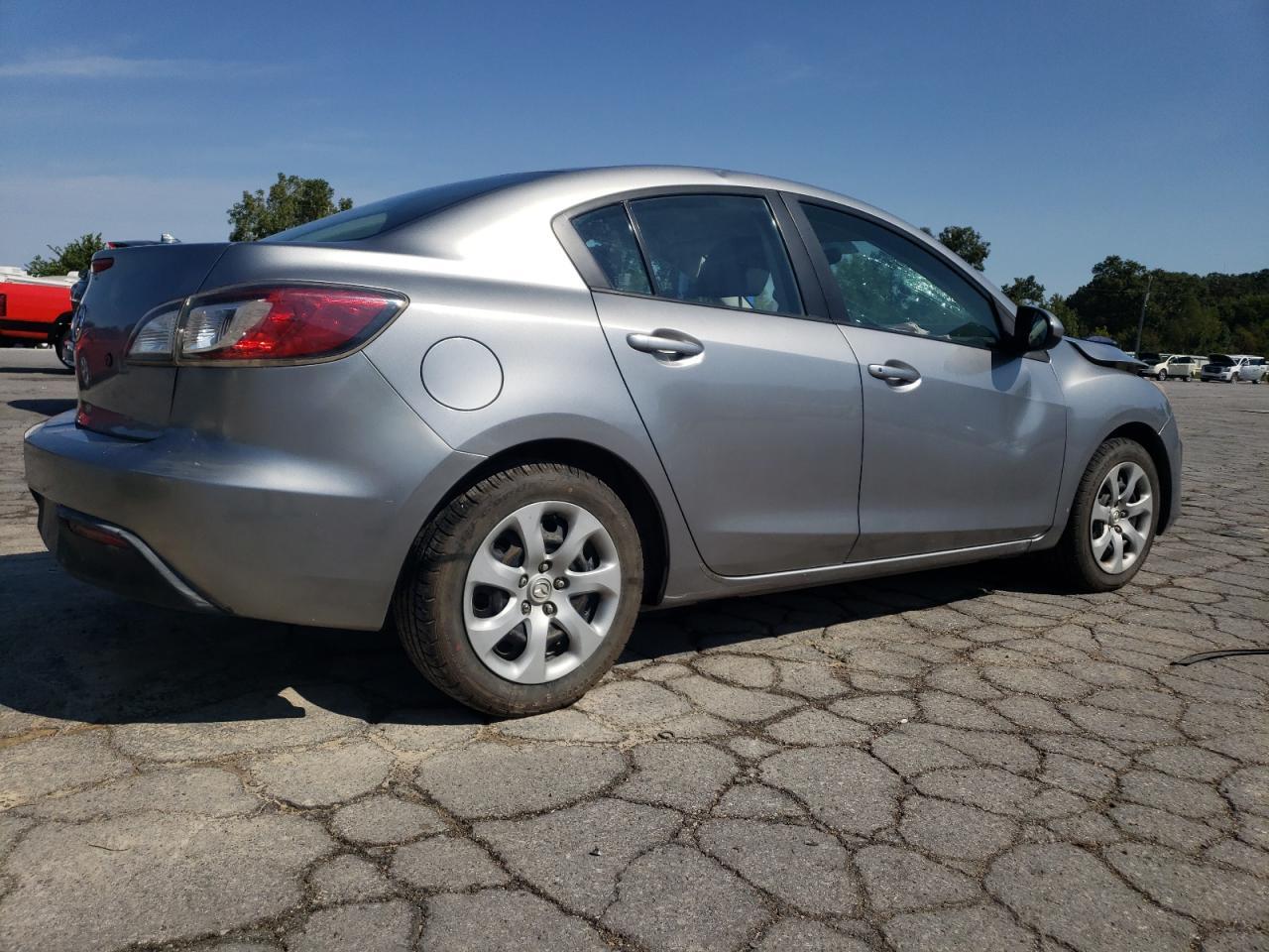 2011 Mazda 3 I - Фото 3
