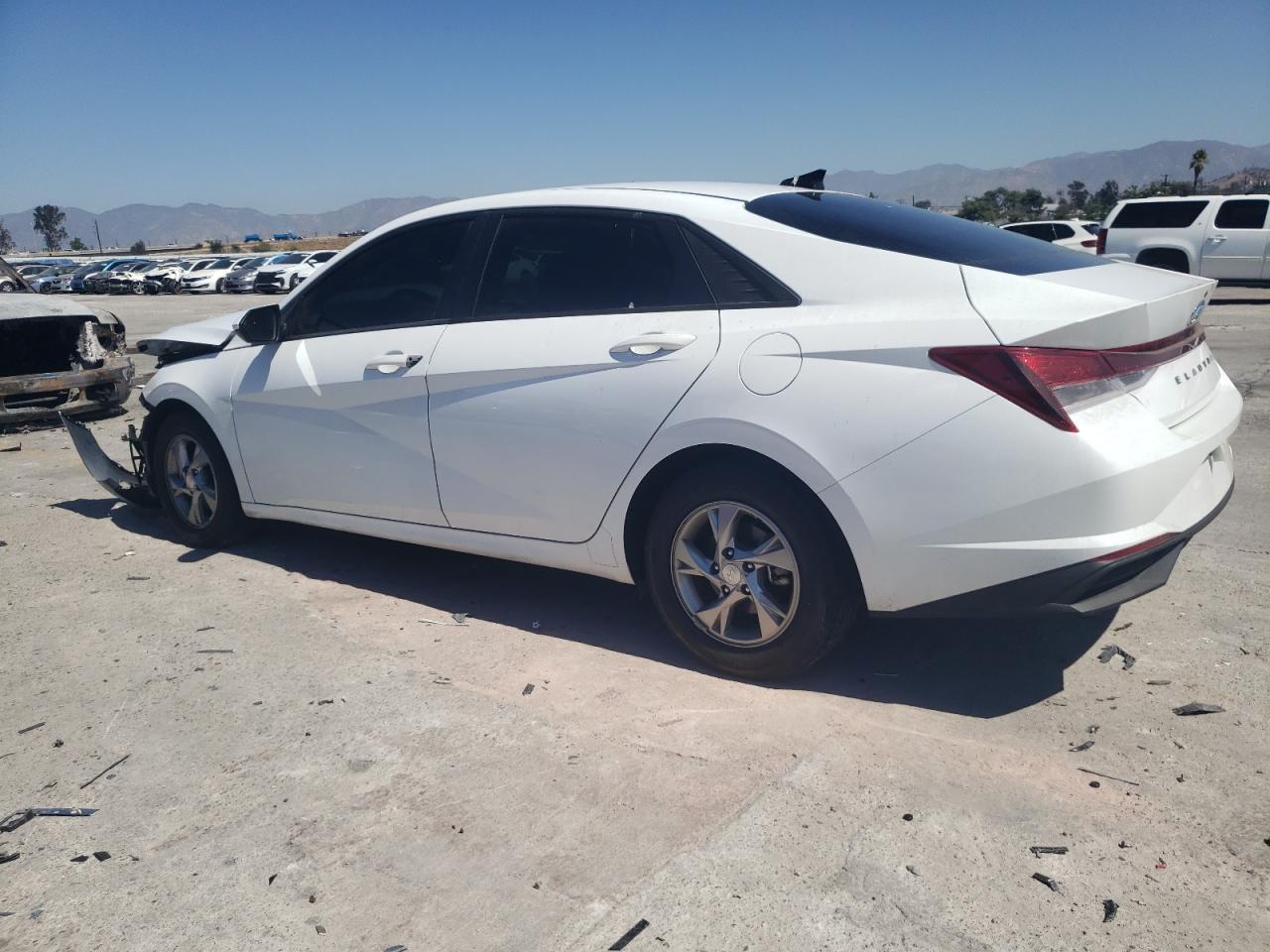2021 Hyundai Elantra Se - Image 2