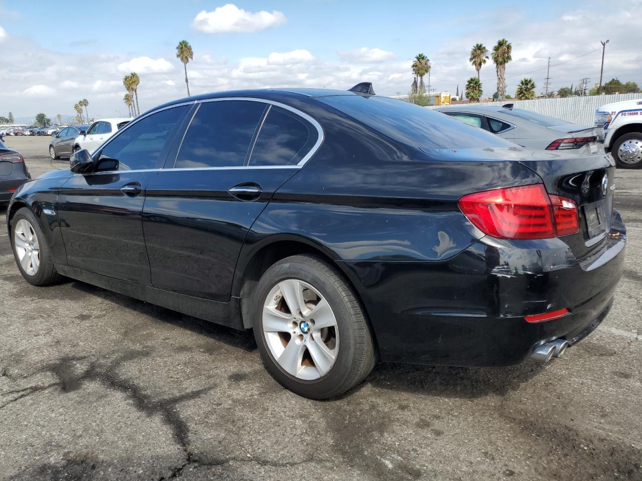 2011 BMW 528 I - Фото 2