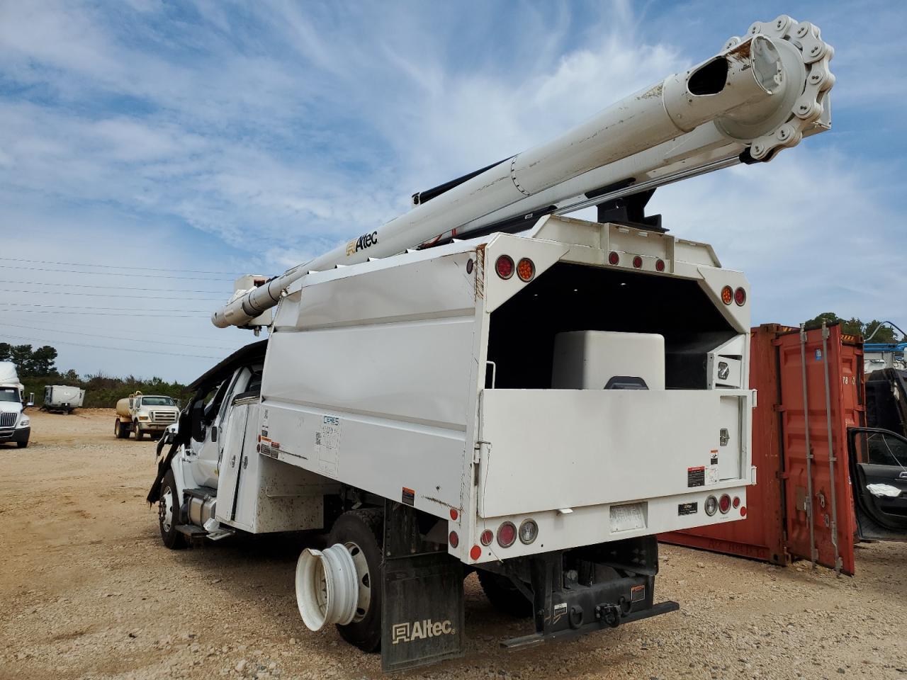 2024 Ford F750 Super Duty - Фото 3