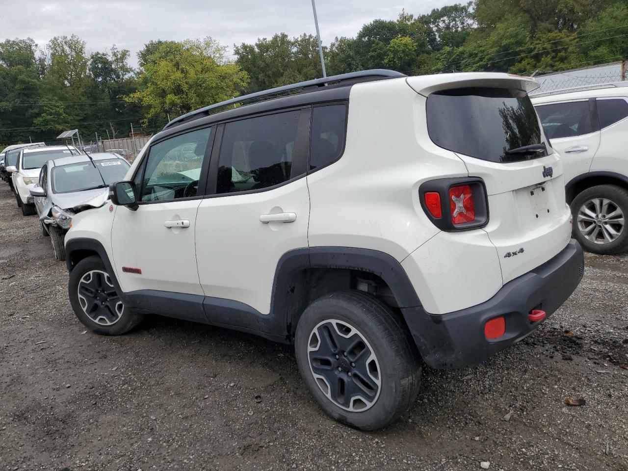 2015 Jeep Renegade Trailhawk - Фото 2
