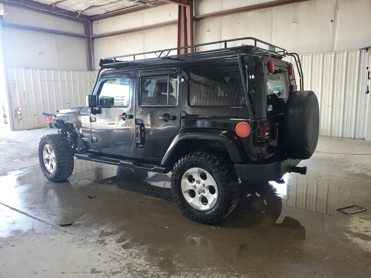 2015 Jeep Wrangler Unlimited Sahara - Image 2