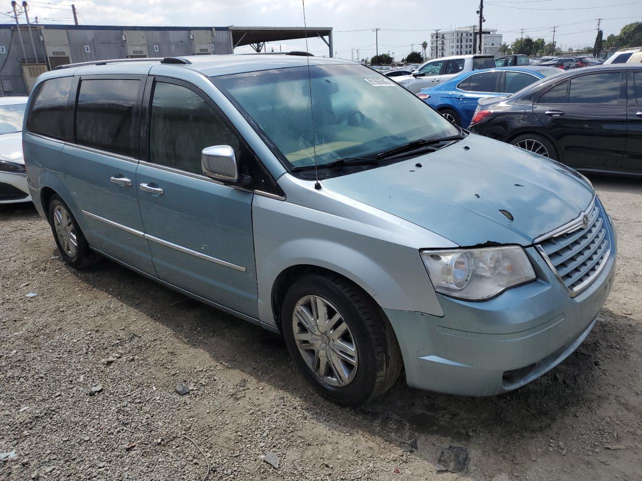 2008 Chrysler Town & Country Limited - Image 4