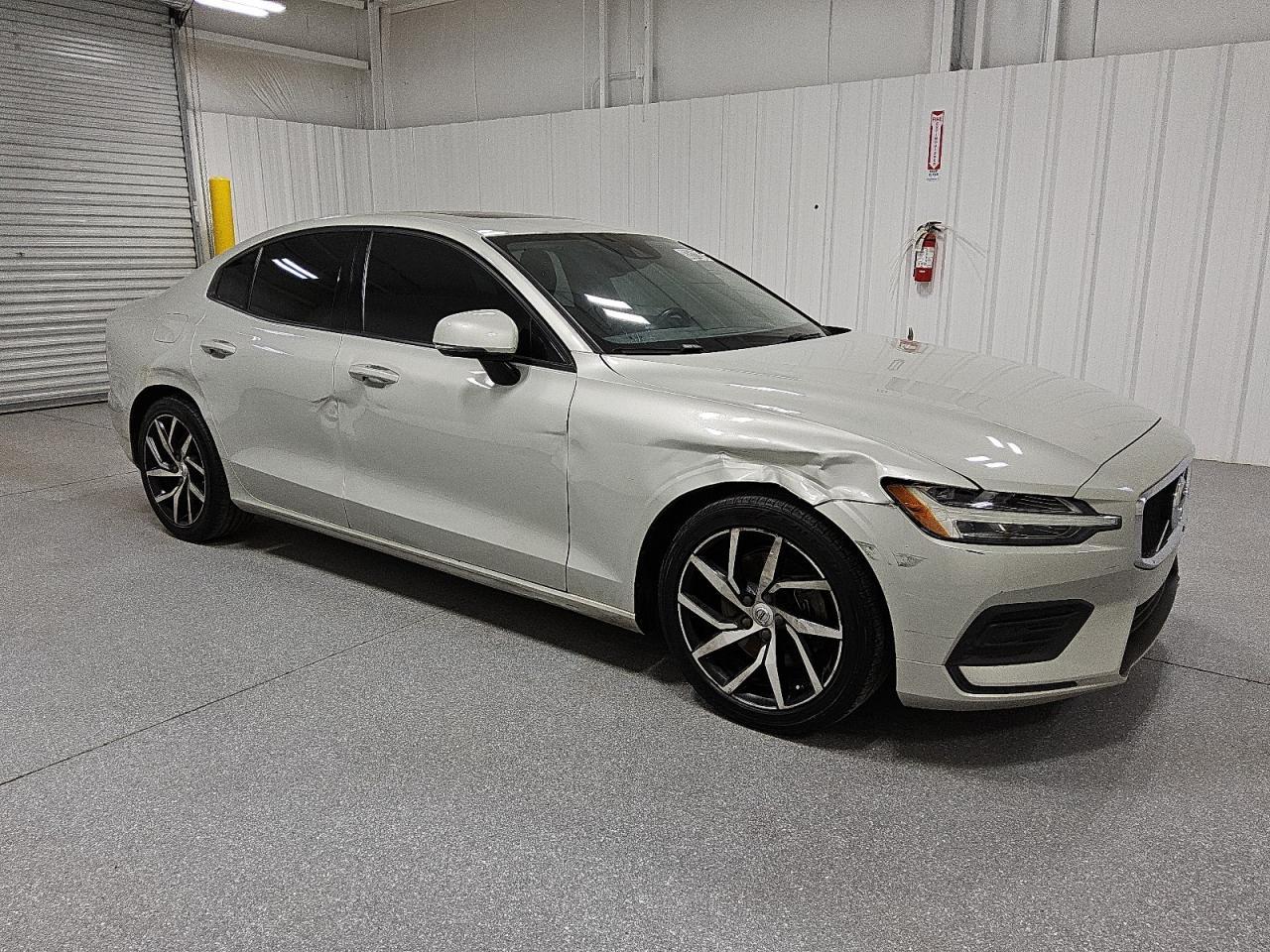 2019 Volvo S60 T5 Momentum - Фото 4