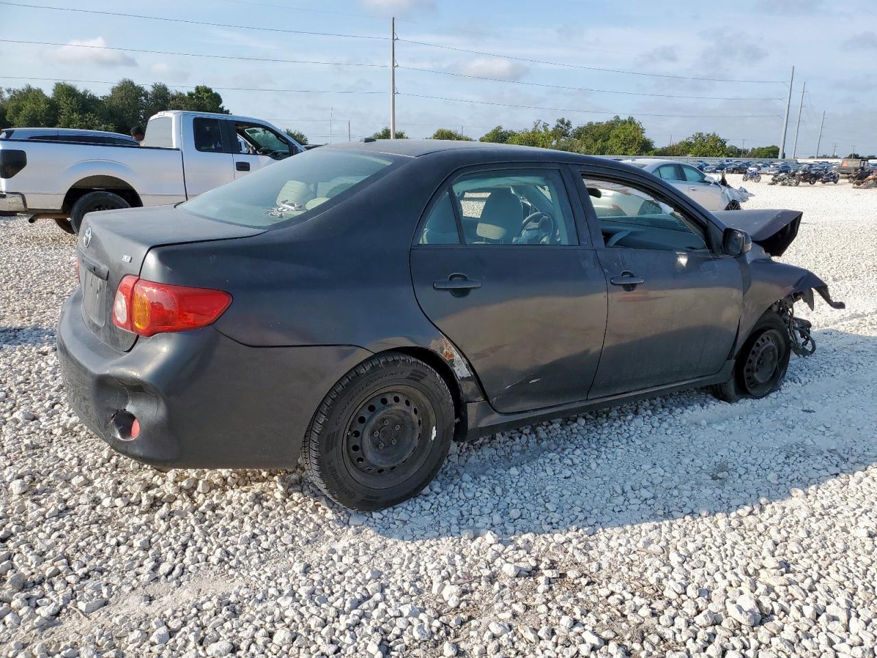 2010 Toyota Corolla Base - Фото 3