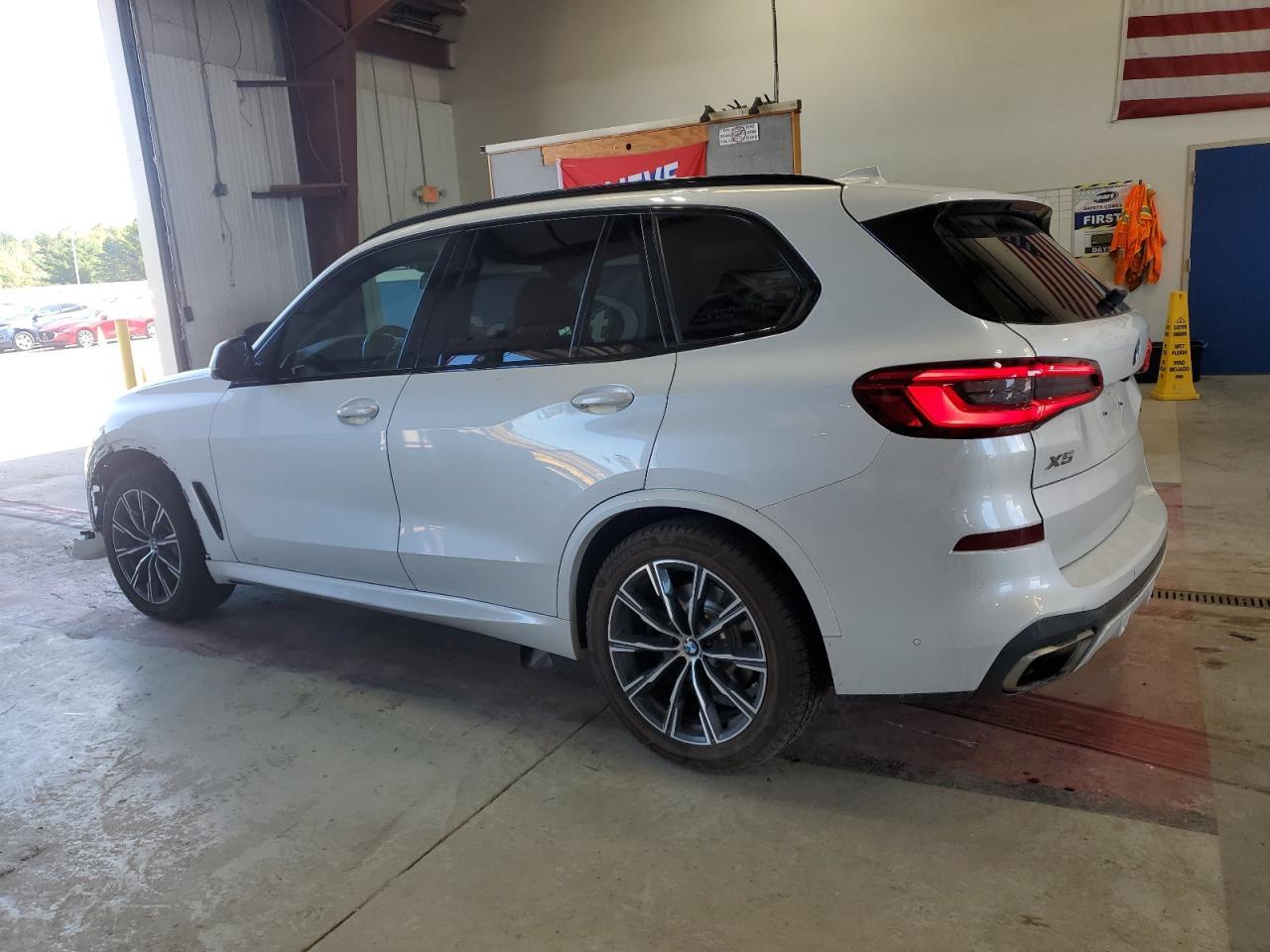 2019 BMW X5 xDrive50I - Image 2
