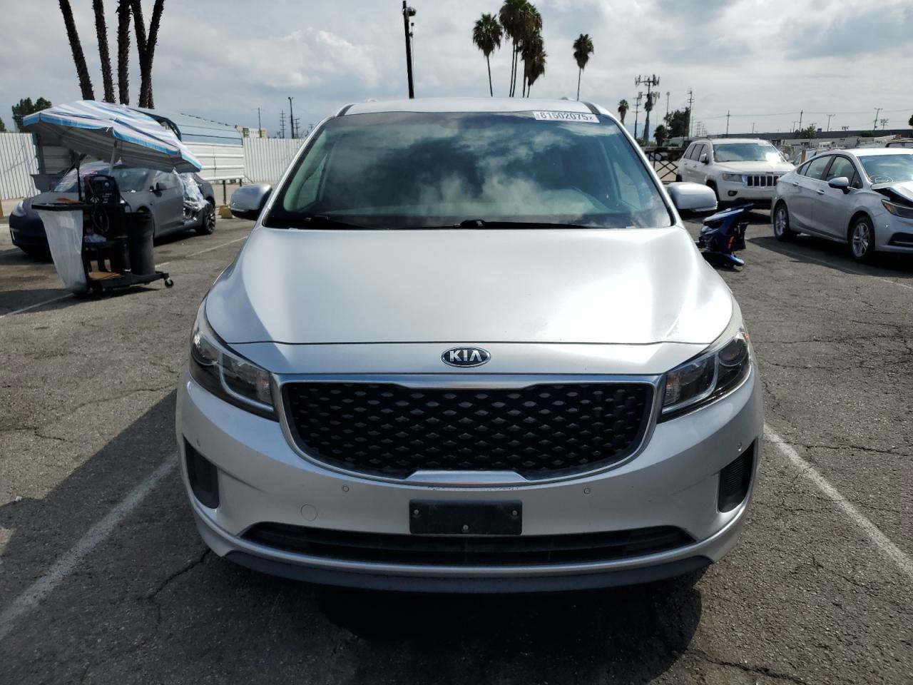 2017 Kia Sedona Lx - Image 5