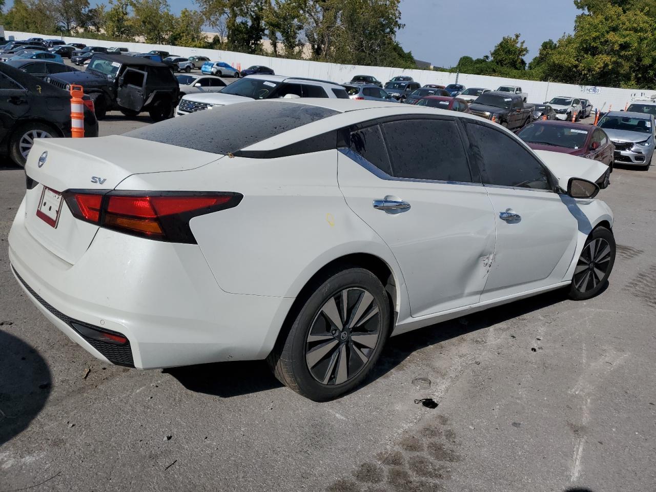 2022 Nissan Altima Sv - Image 3