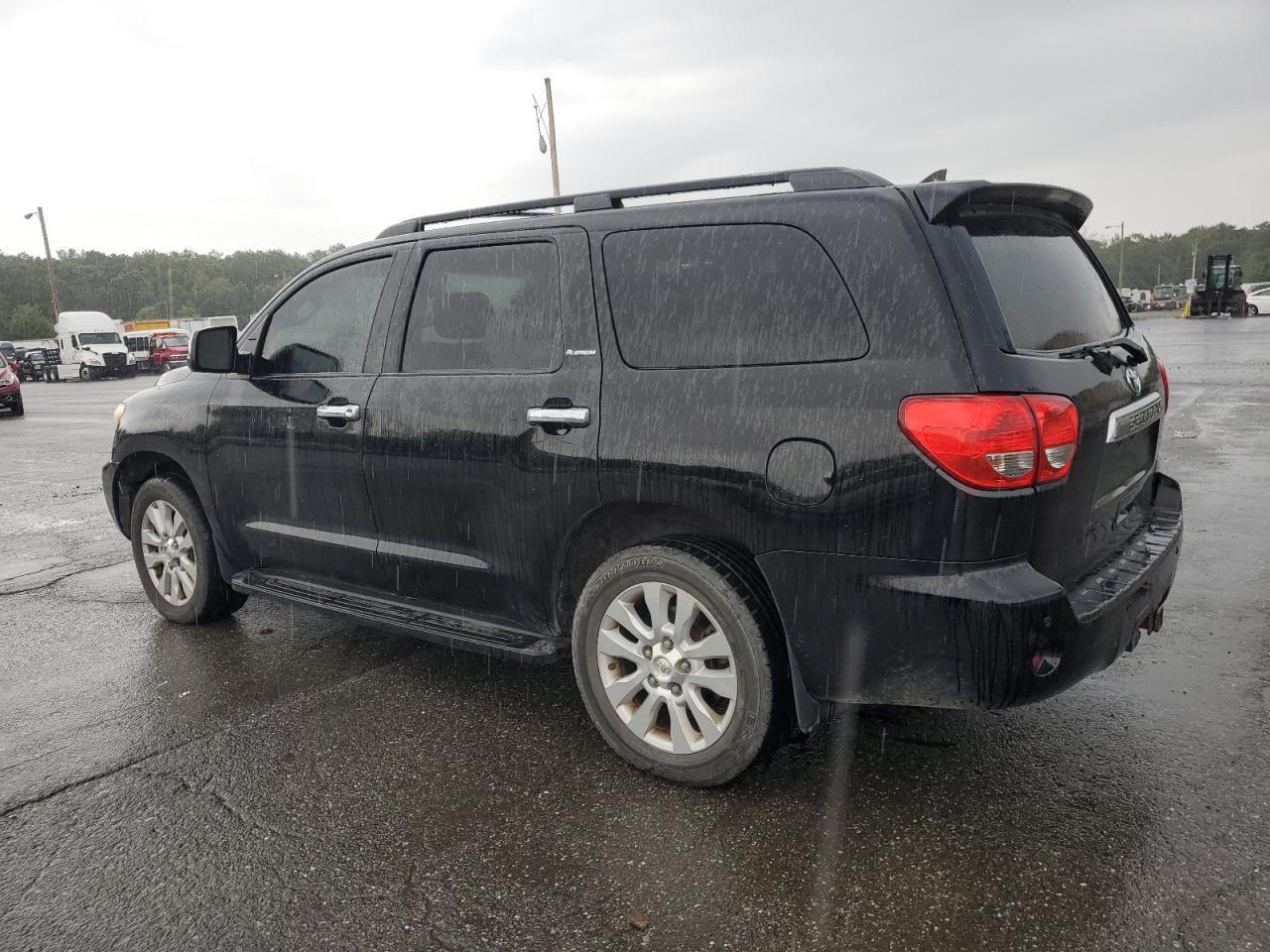 2014 Toyota Sequoia Platinum - Фото 2