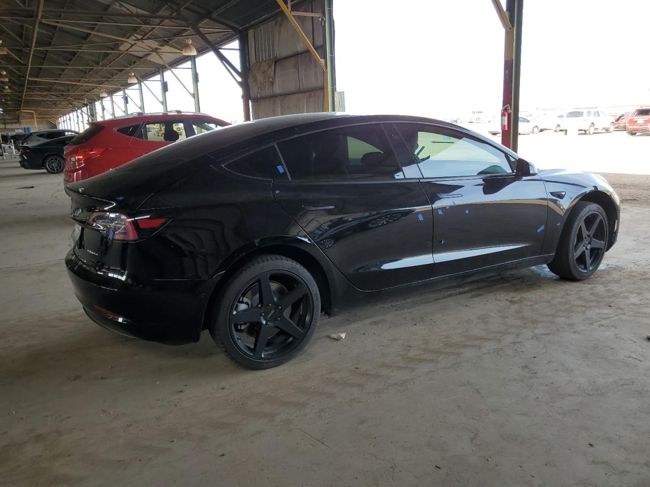 2022 Tesla Model 3 - Фото 3