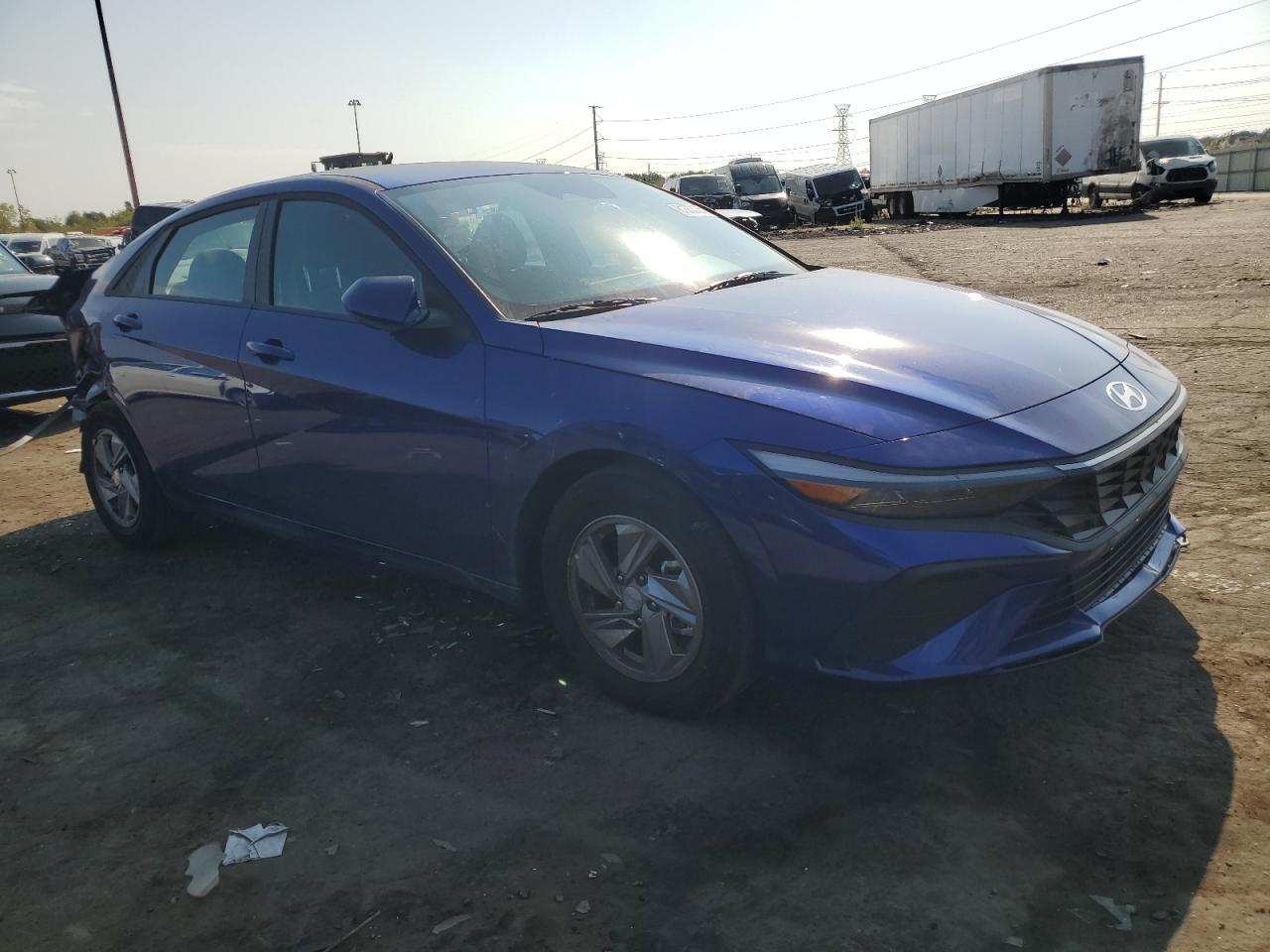 2025 Hyundai Elantra Se - Фото 4