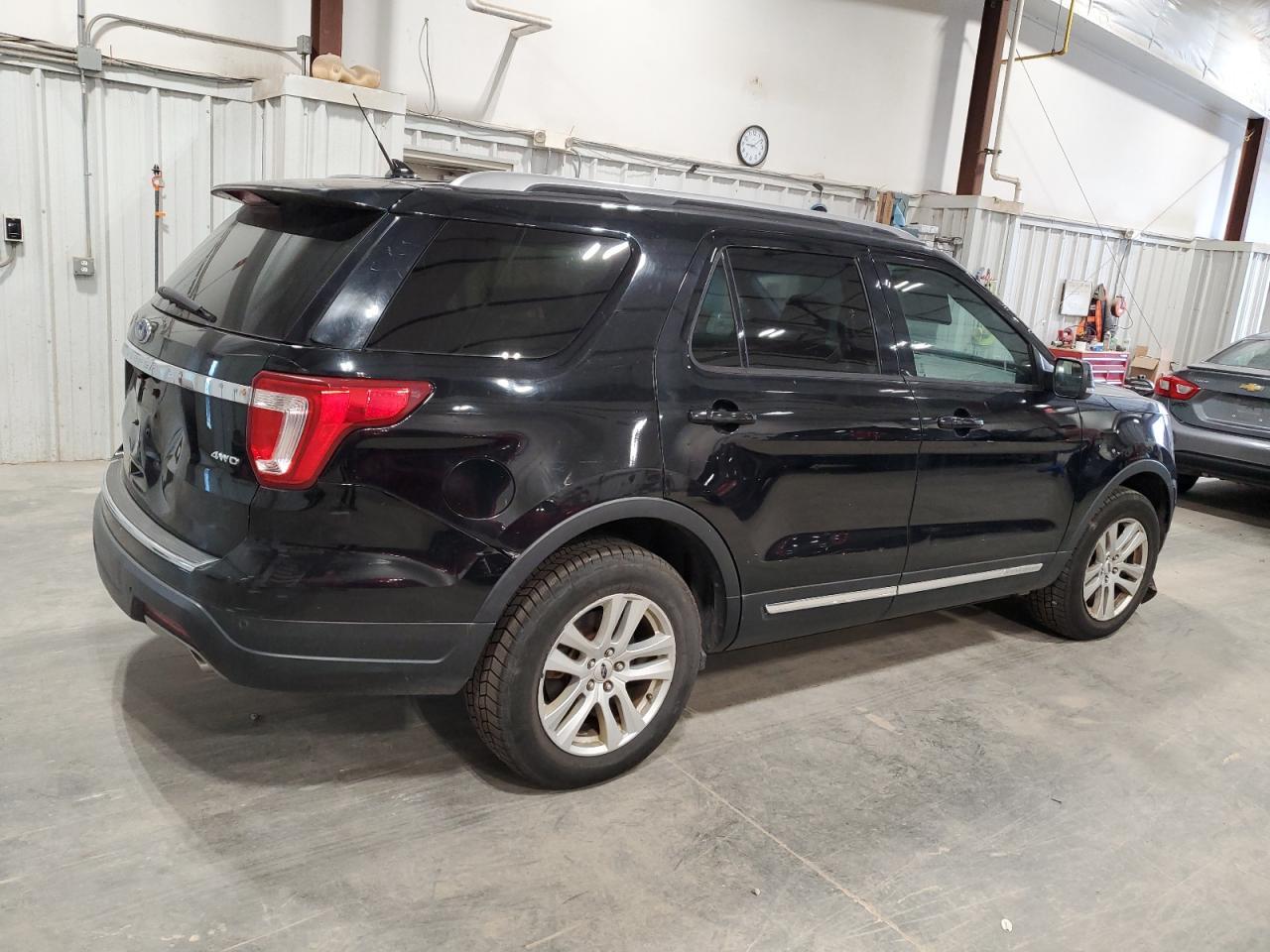 2018 Ford Explorer Xlt - Фото 3