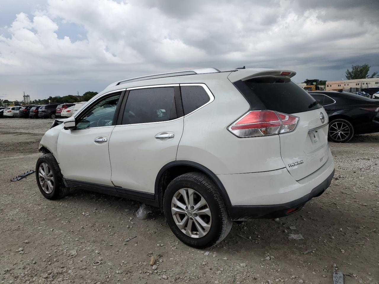 2016 Nissan Rogue S - Фото 2
