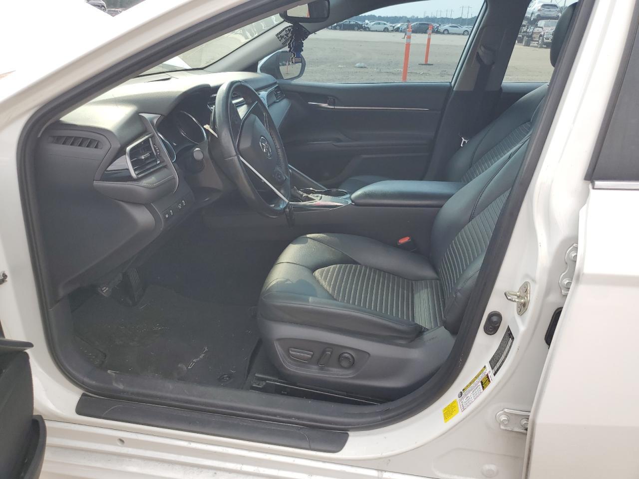 2019 Toyota Camry L - Фото 7