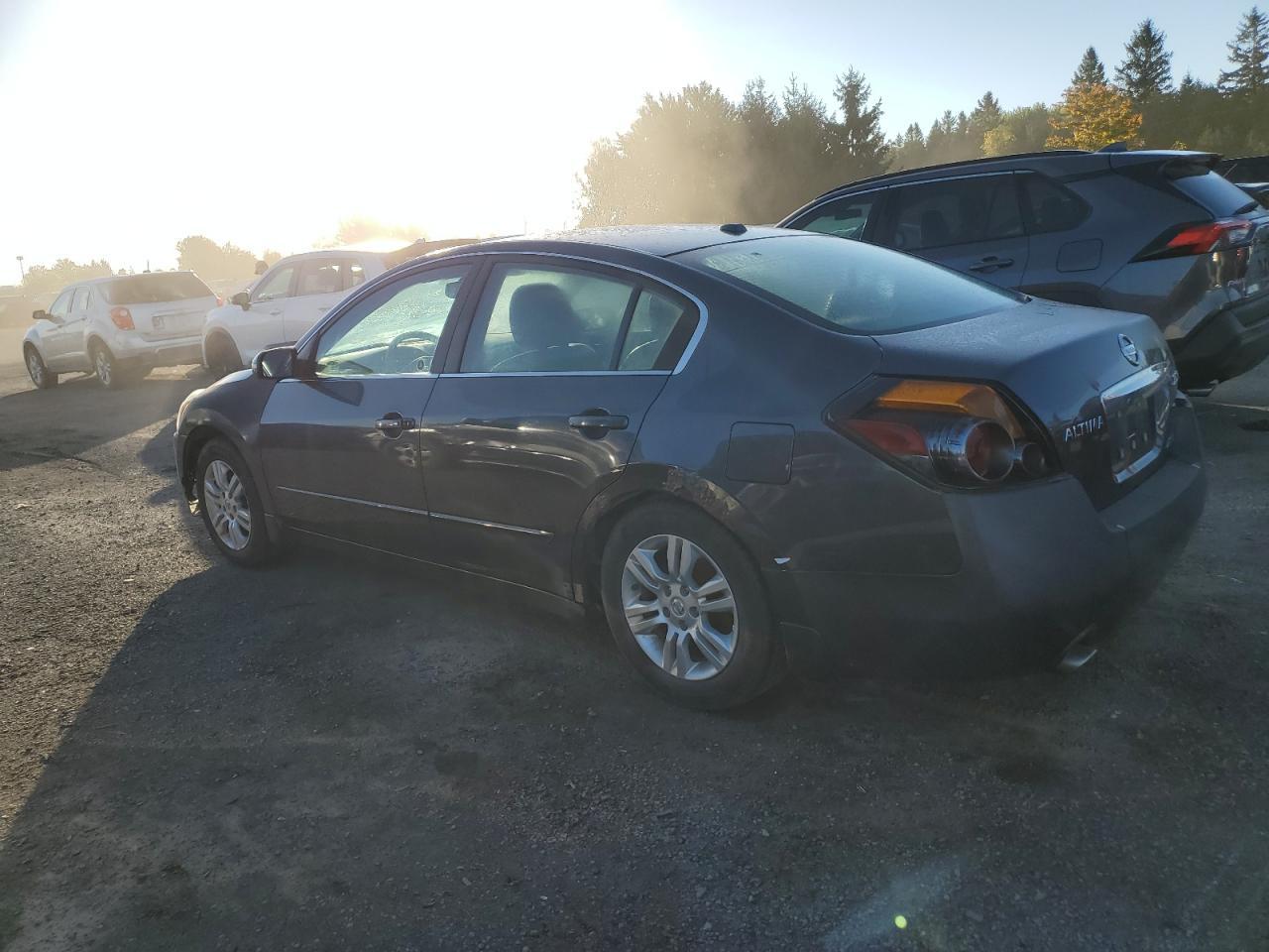 2010 Nissan Altima Base - Image 2