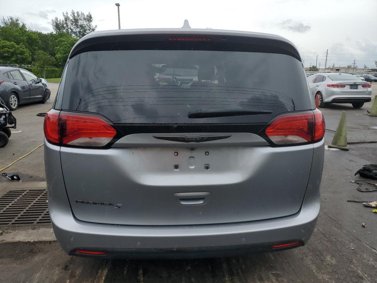 2020 Chrysler Pacifica Touring - Фото 6