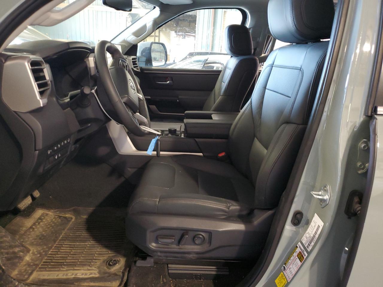 2024 Toyota Sequoia Sr5 - Image 7