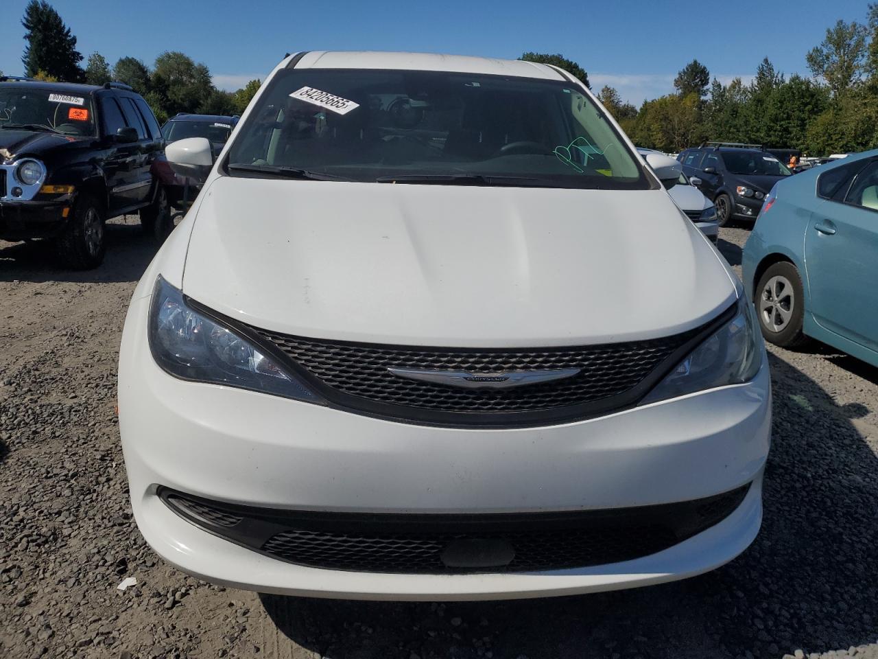 2023 Chrysler Voyager Lx - Image 5