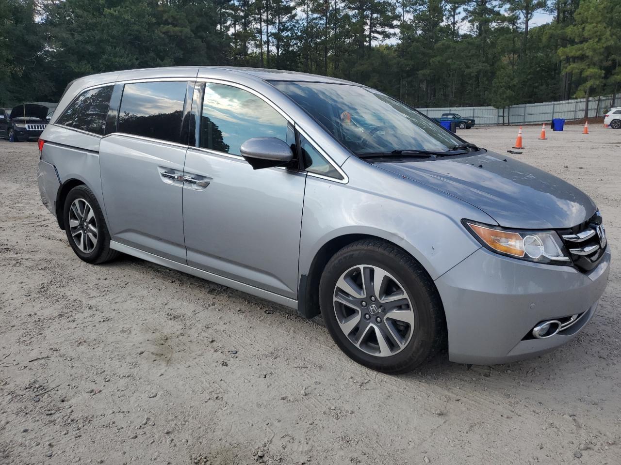 2016 Honda Odyssey Touring - Фото 4