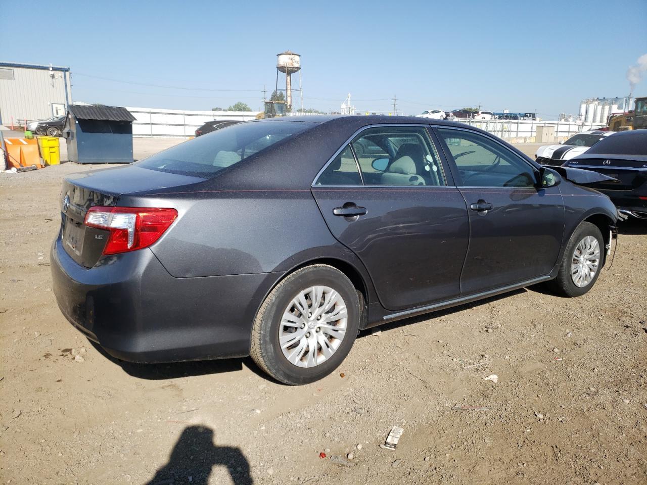 2012 Toyota Camry Base - Фото 3