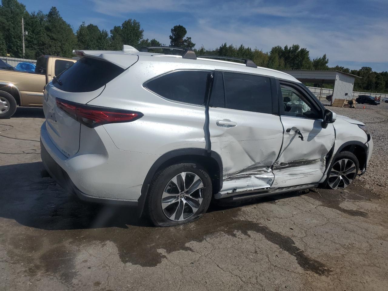 2022 Toyota Highlander Xle - Фото 3