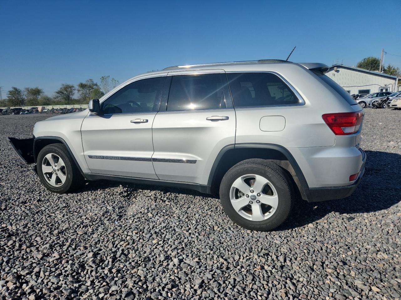 2011 Jeep Grand Cherokee Laredo - Image 2