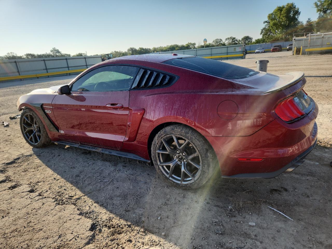 2019 Ford Mustang Gt - Фото 2