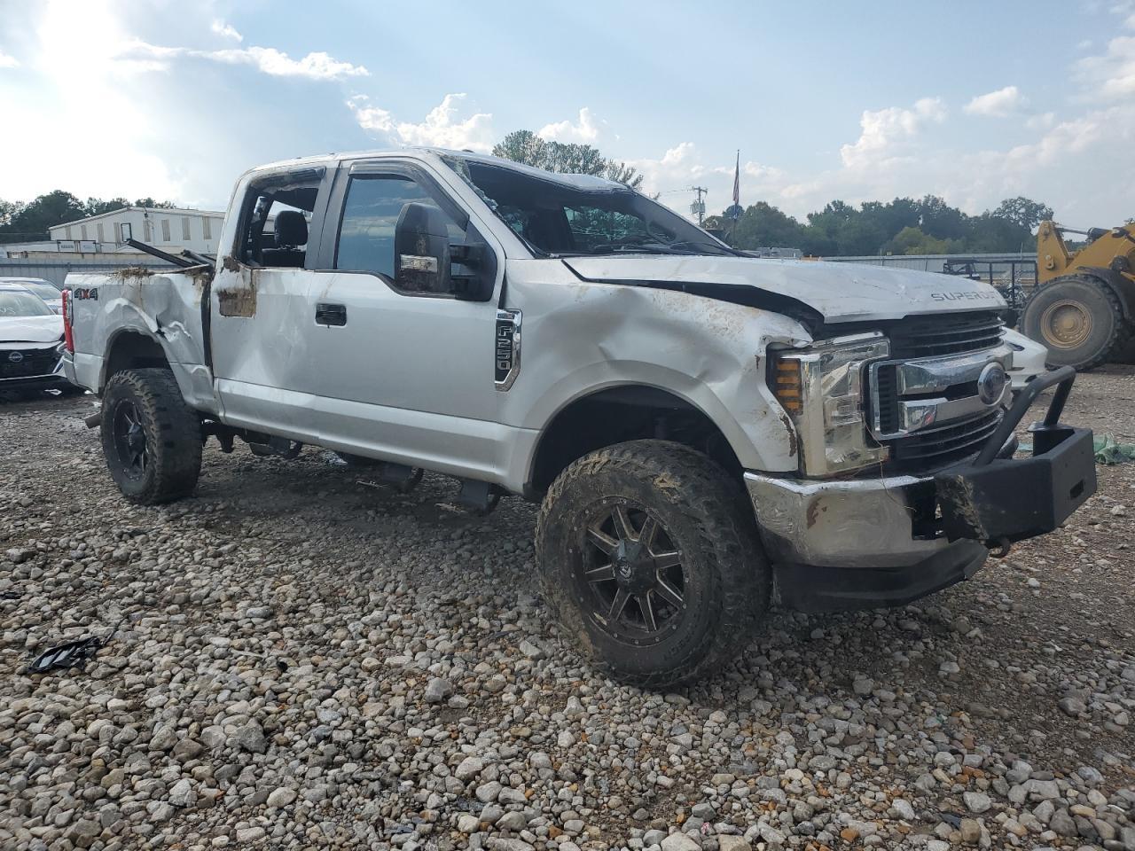 2018 Ford F250 Super Duty - Фото 4