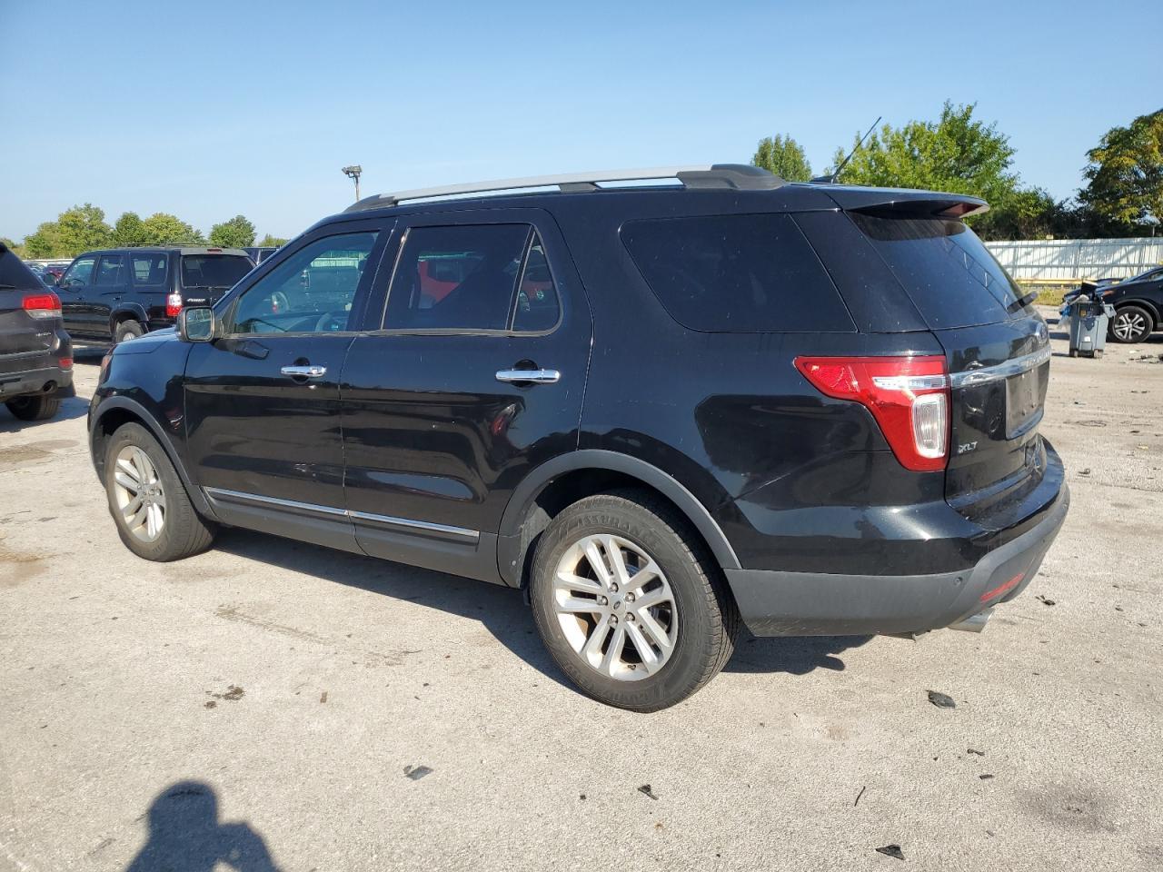 2015 Ford Explorer Xlt - Image 2