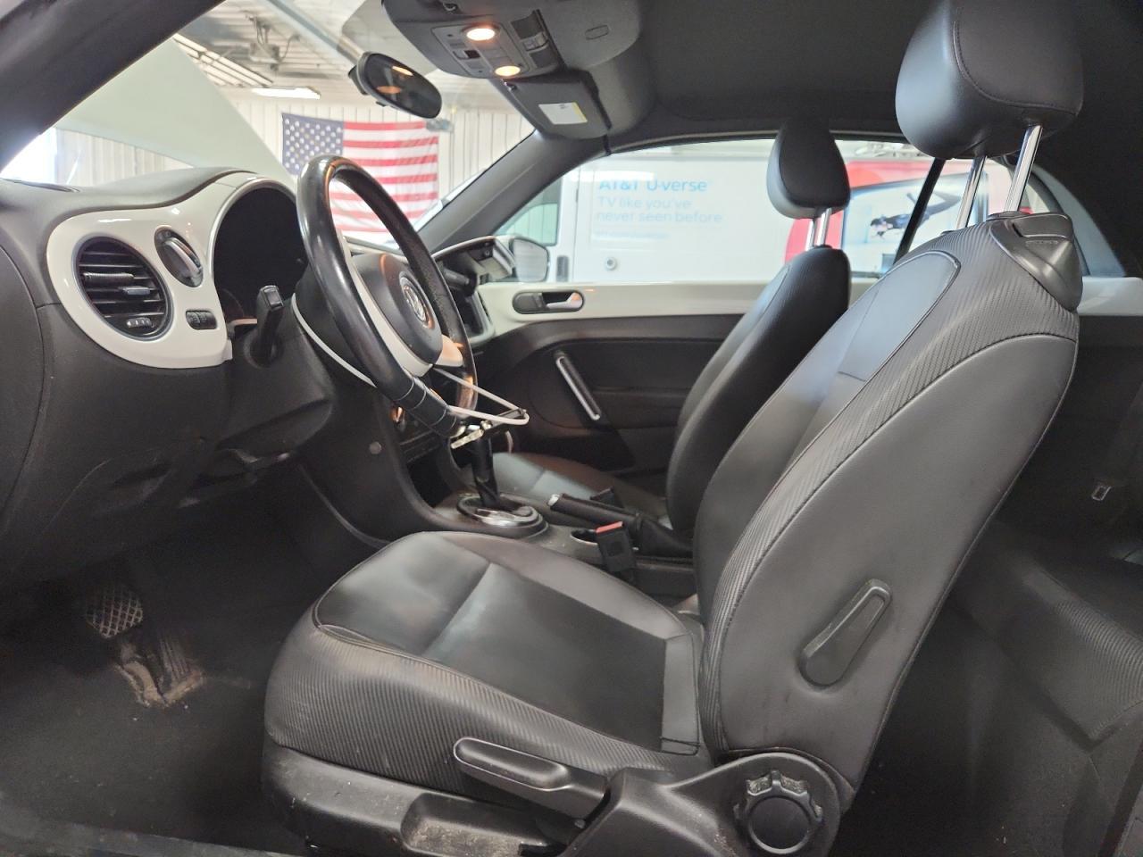 2013 Volkswagen Beetle - Фото 7