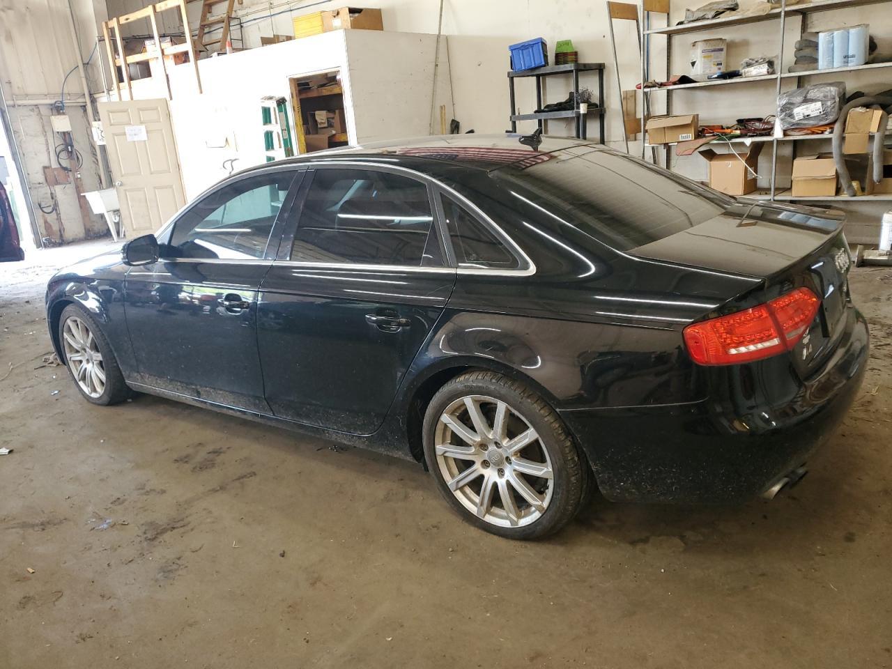 2010 Audi A4 Premium Plus - Фото 2