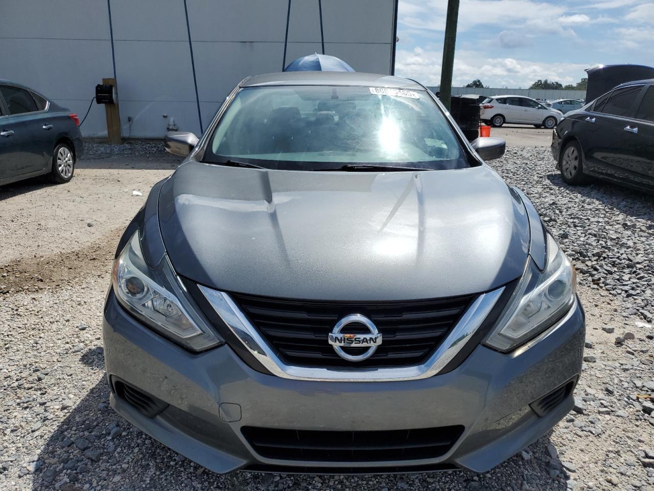 2018 Nissan Altima 2.5 - Image 5