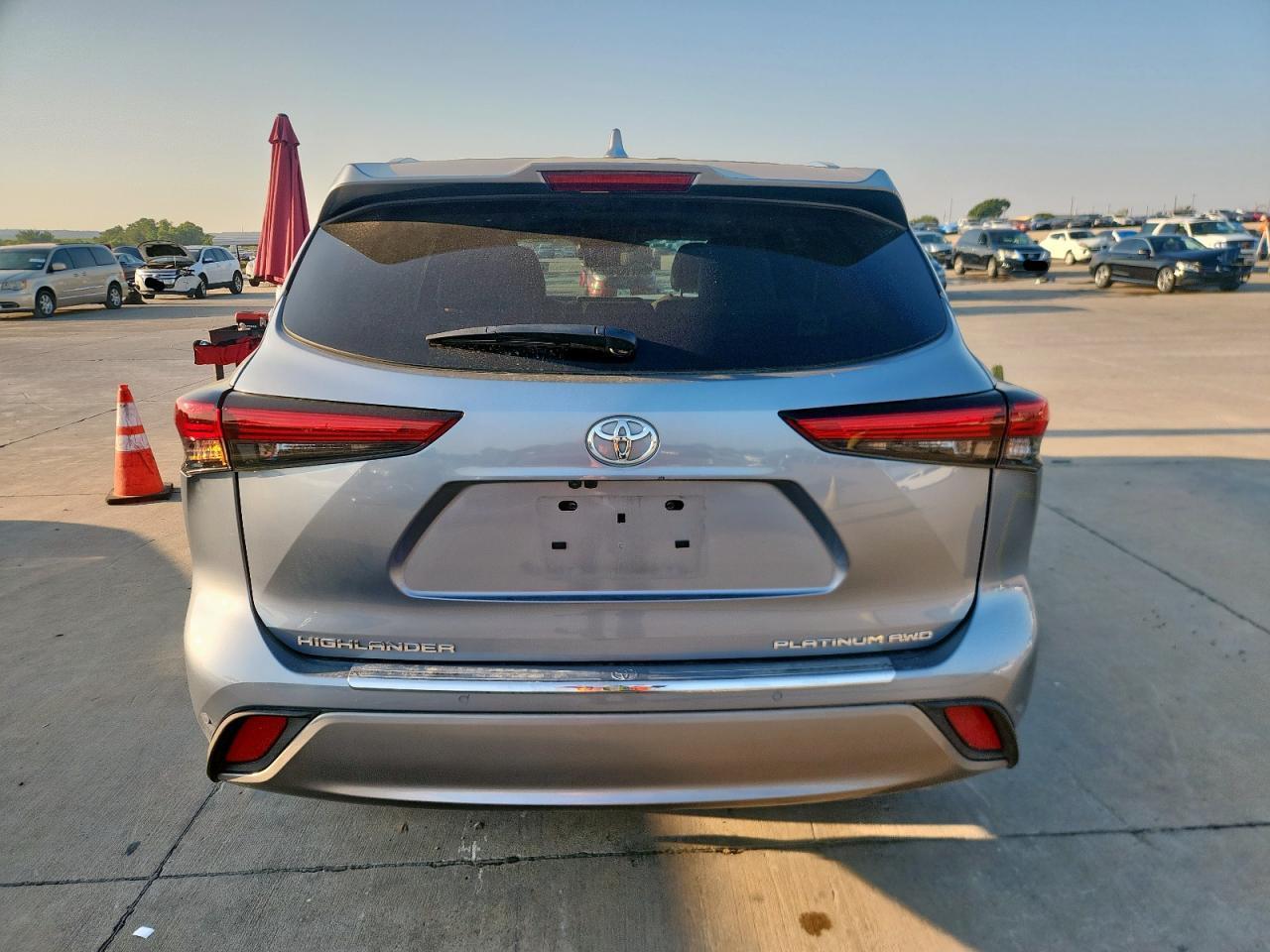 2023 Toyota Highlander L - Фото 6