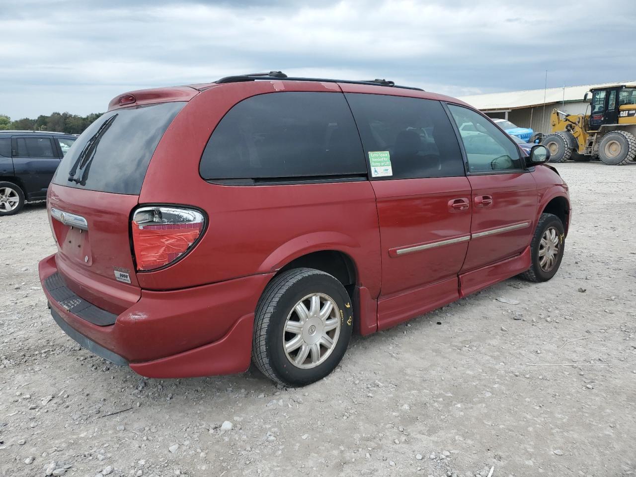 2006 Chrysler Town & Country Touring - Image 3