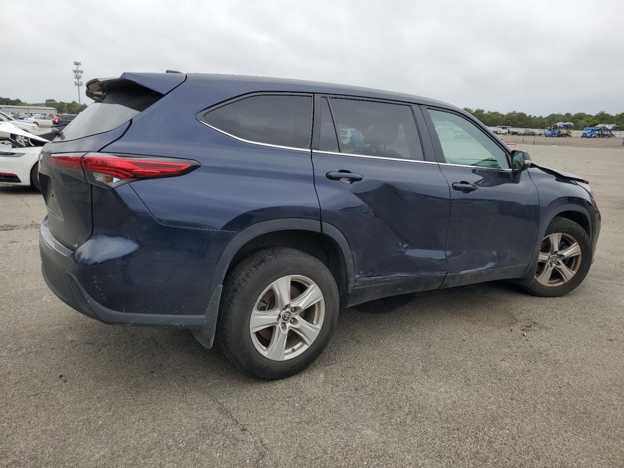 2023 Toyota Highlander L - Фото 3