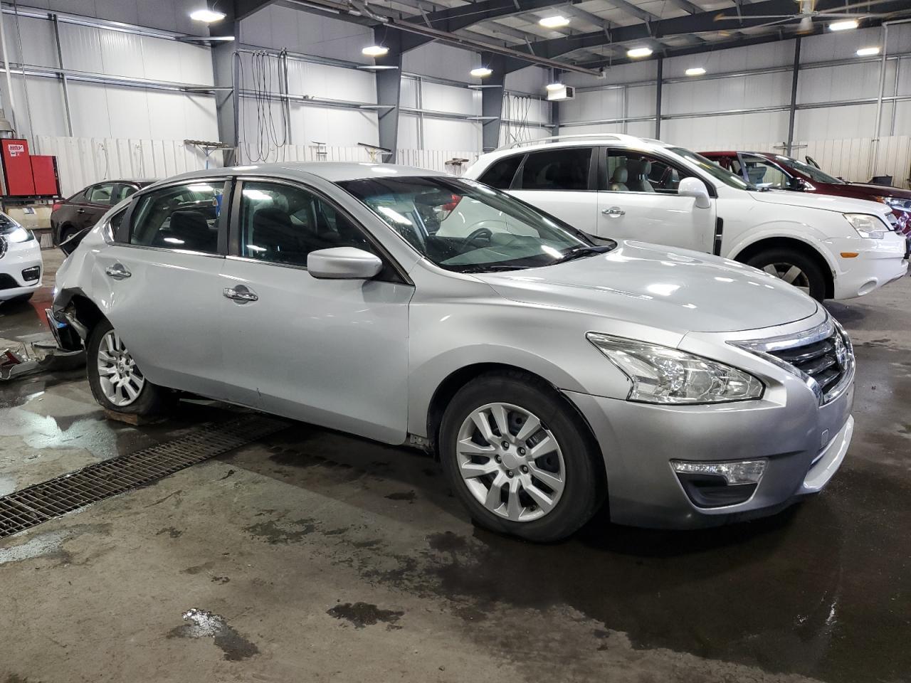 2015 Nissan Altima 2.5 S - Фото 4