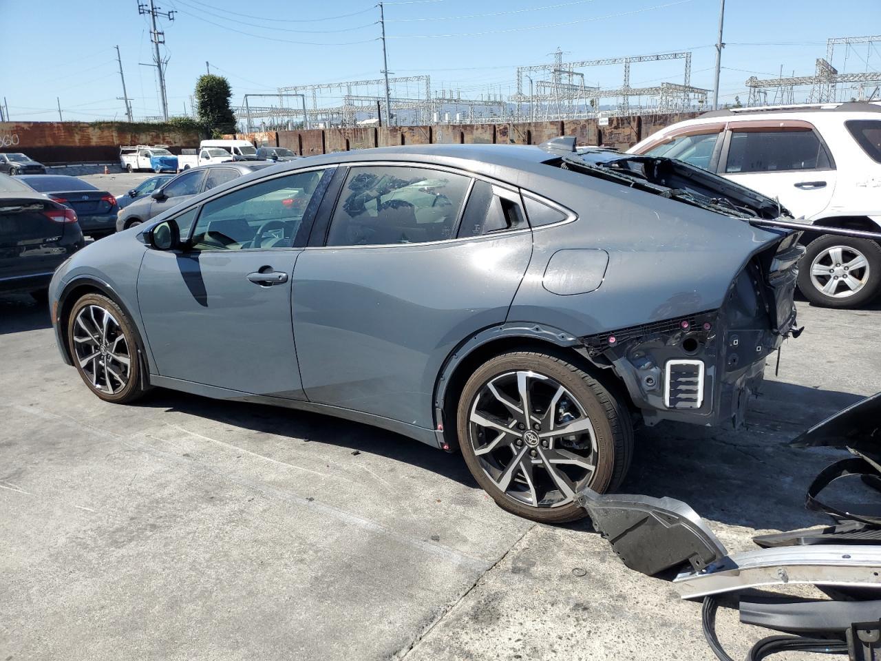 2024 Toyota Prius Prime Se - Image 2