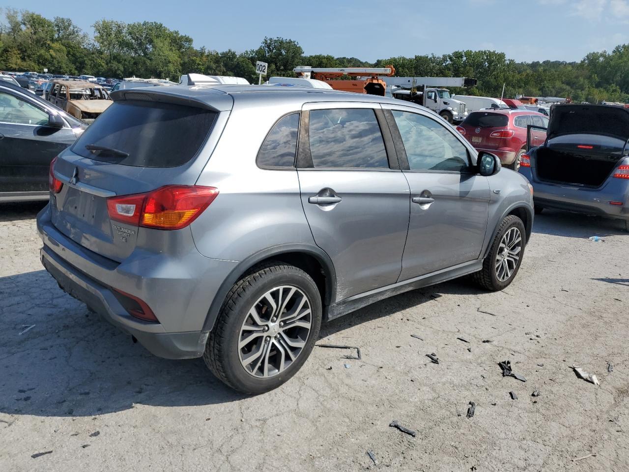 2018 Mitsubishi Outlander Sport Es - Image 3