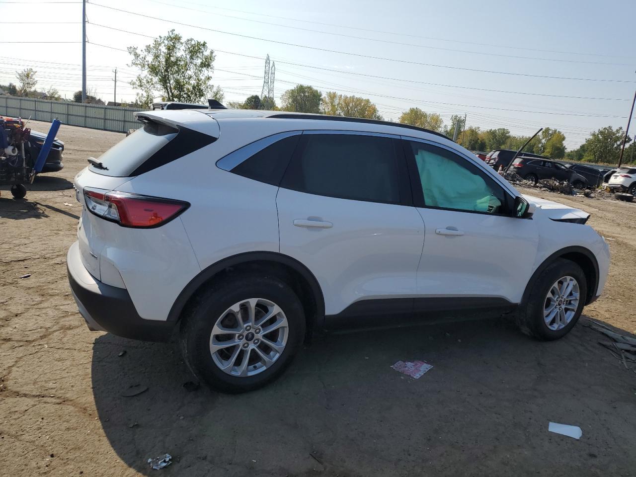 2020 Ford Escape Se - Фото 3