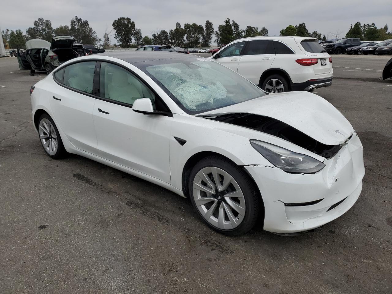 2023 Tesla Model 3 - Фото 4