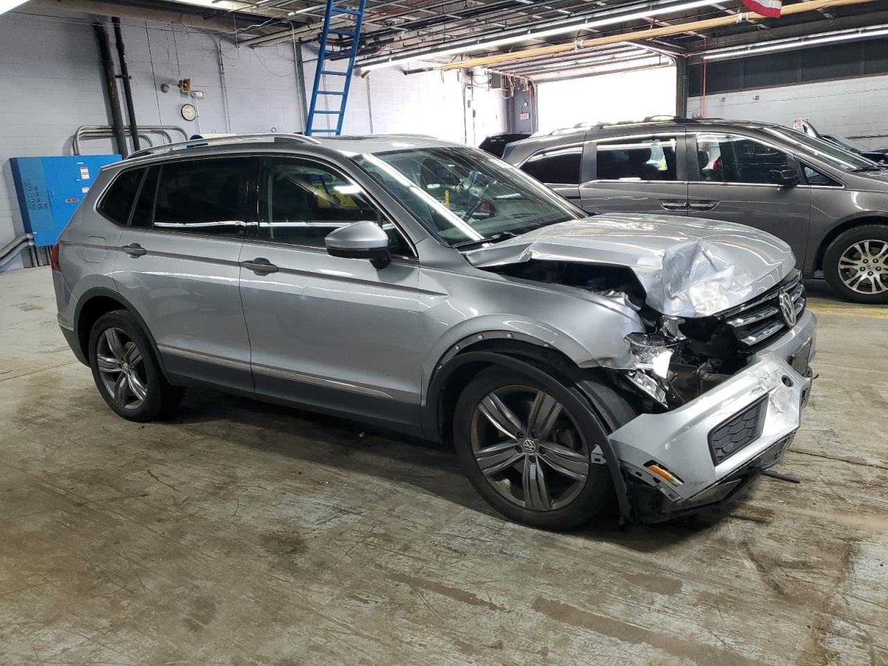 2020 Volkswagen Tiguan Se - Фото 4