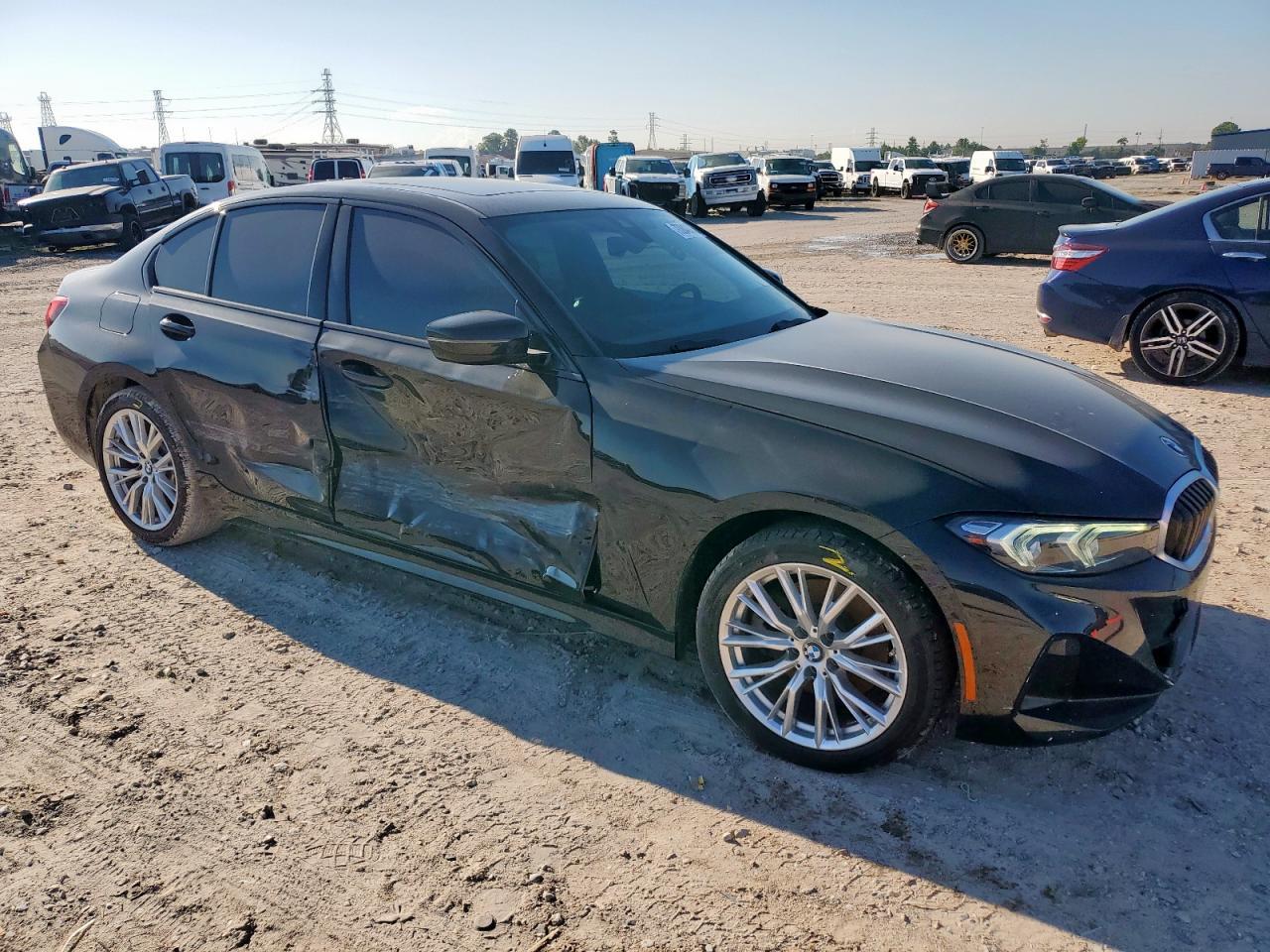 2023 BMW 330I - Фото 4